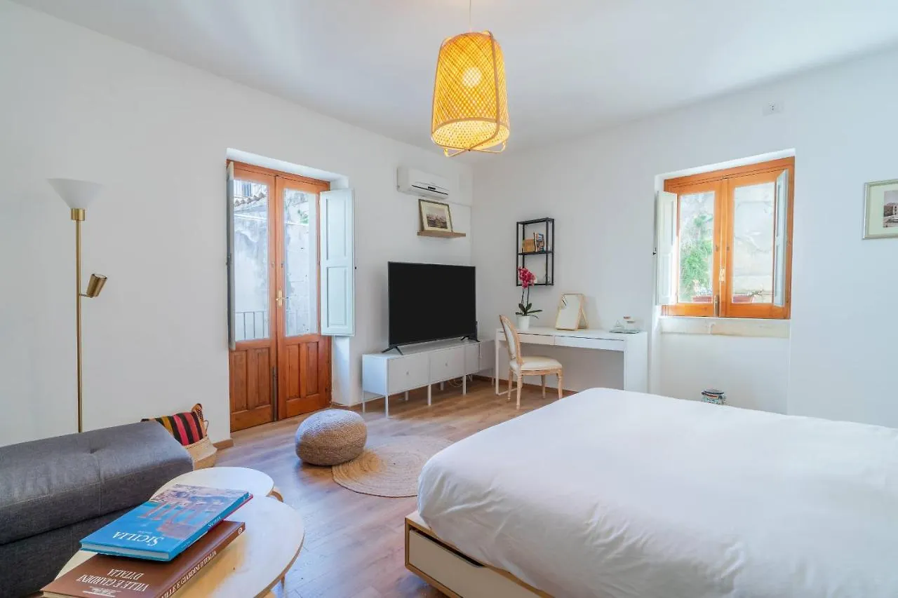 Dione Terrace Apartments By Dimore In Sicily Syracuse Italy