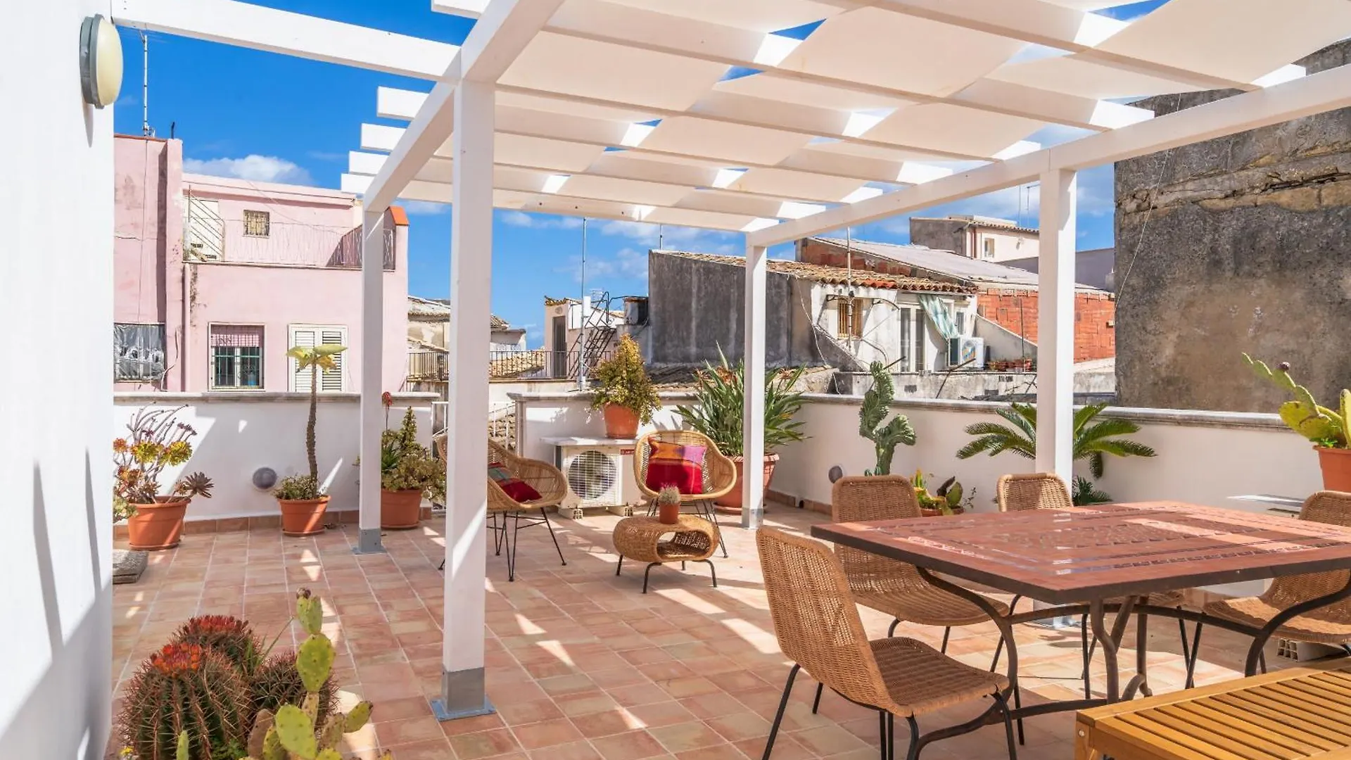 Dione Terrace Apartments By Dimore In Sicily Syracuse Italy