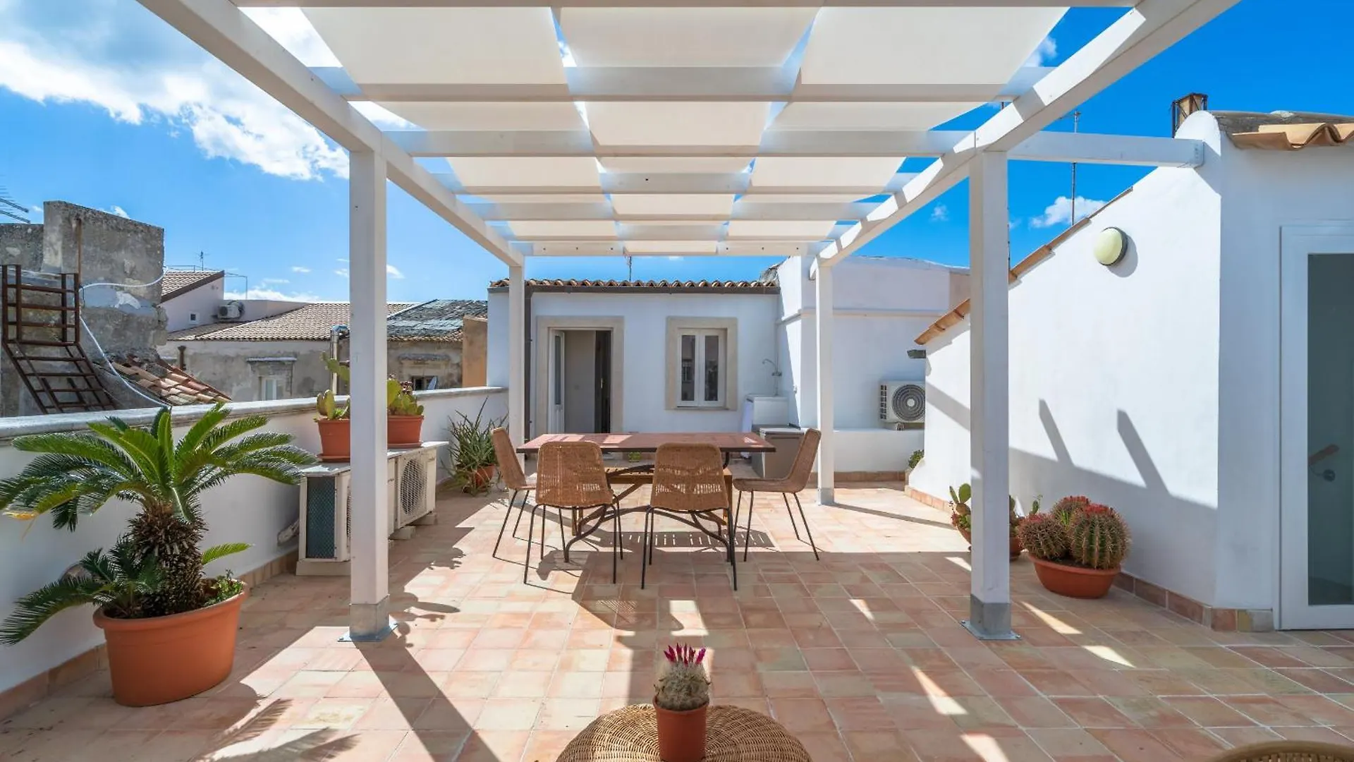 Dione Terrace Apartments By Dimore In Sicily Syracuse 0*,